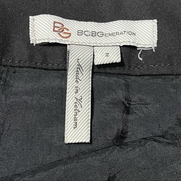 BCBGeneration Black Mini Skirt Size 2 - Picture 3 of 9